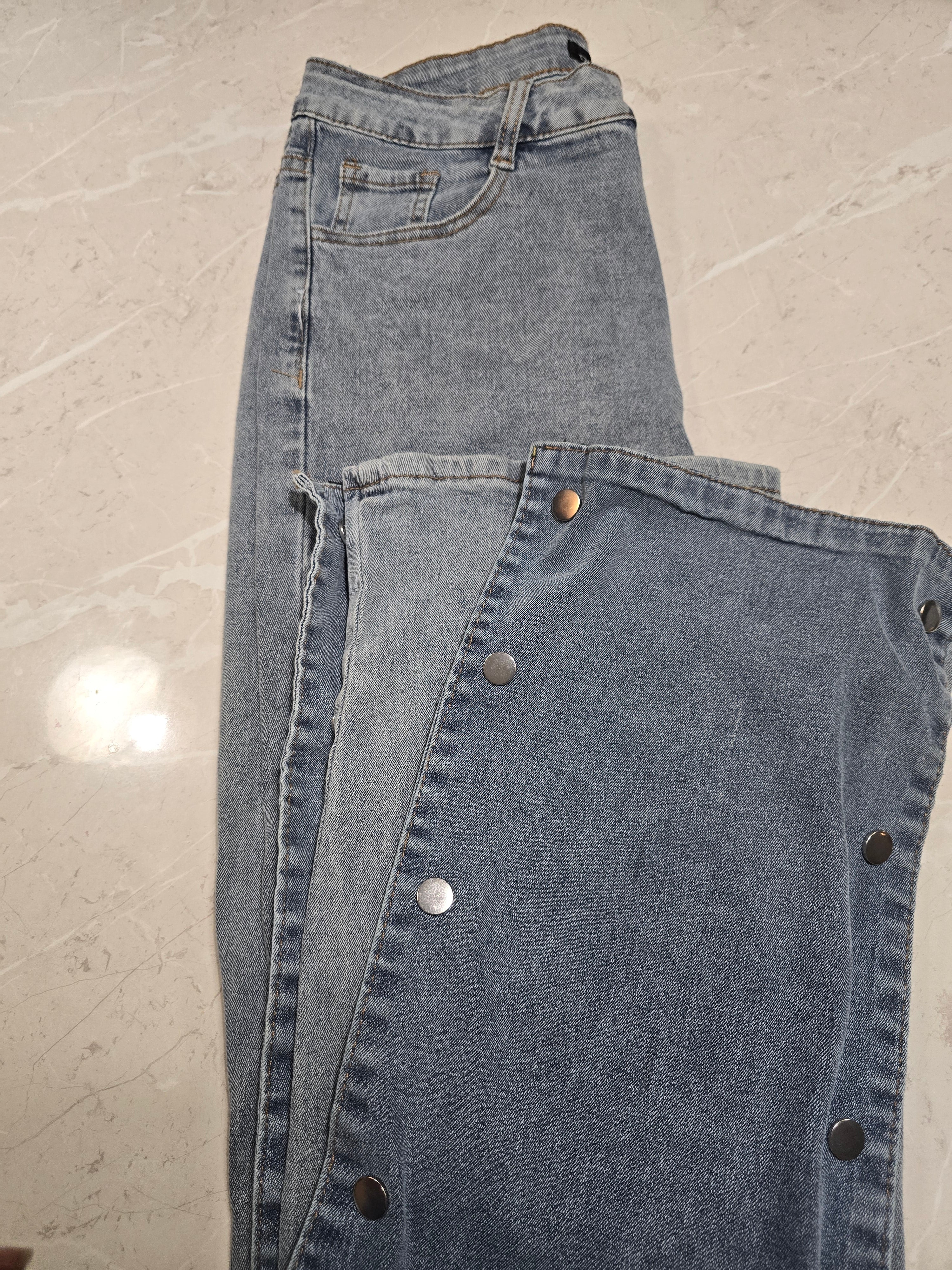 LUXURY JEAN